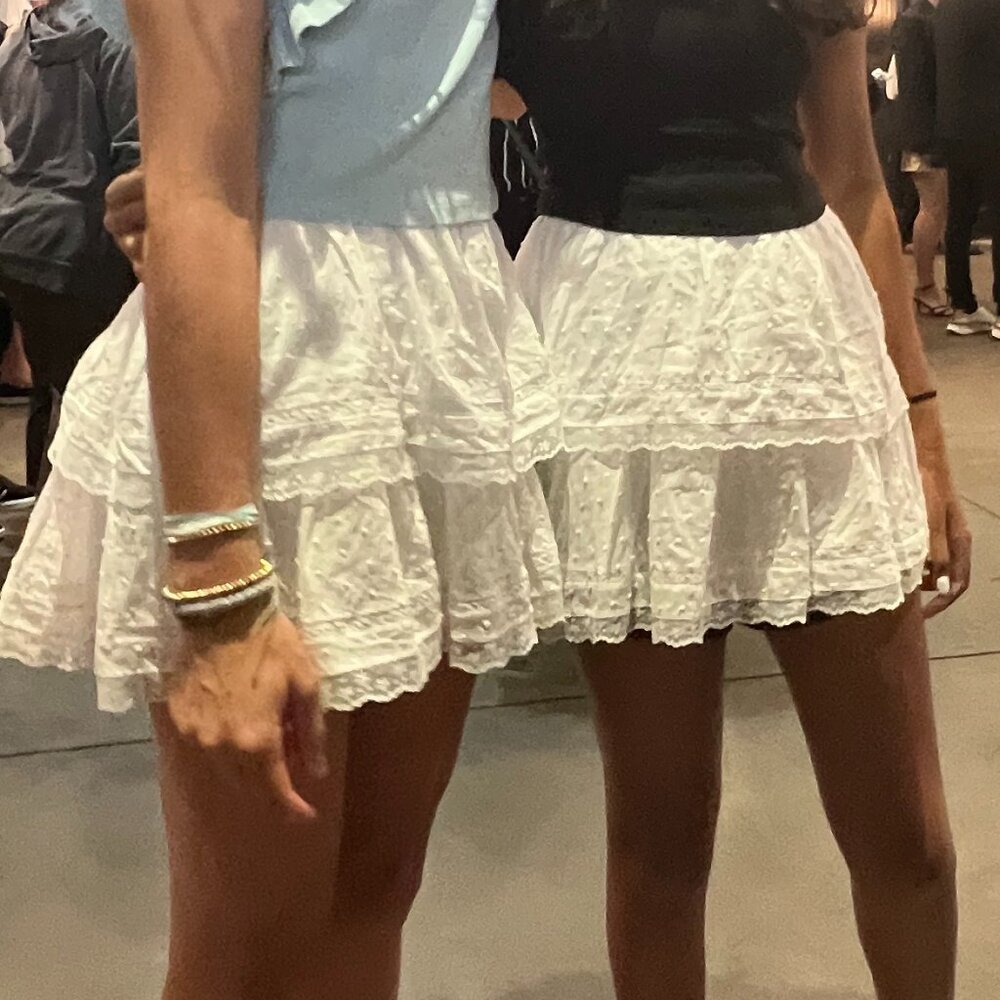 White ruffle skirt - Picture 2 of 2